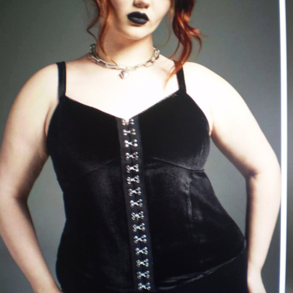 TORRID NWT BLACK NIGHTFALL VELVET CAMI SZ 2X